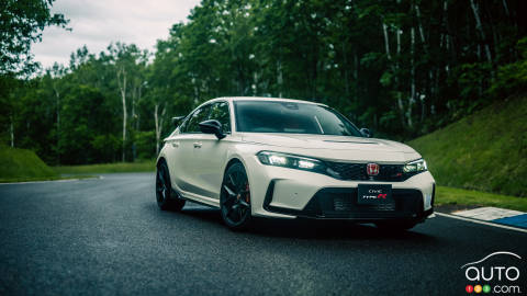 Honda Stops Sales of 2023 Civic Type R Over Faulty Driver’s Seat